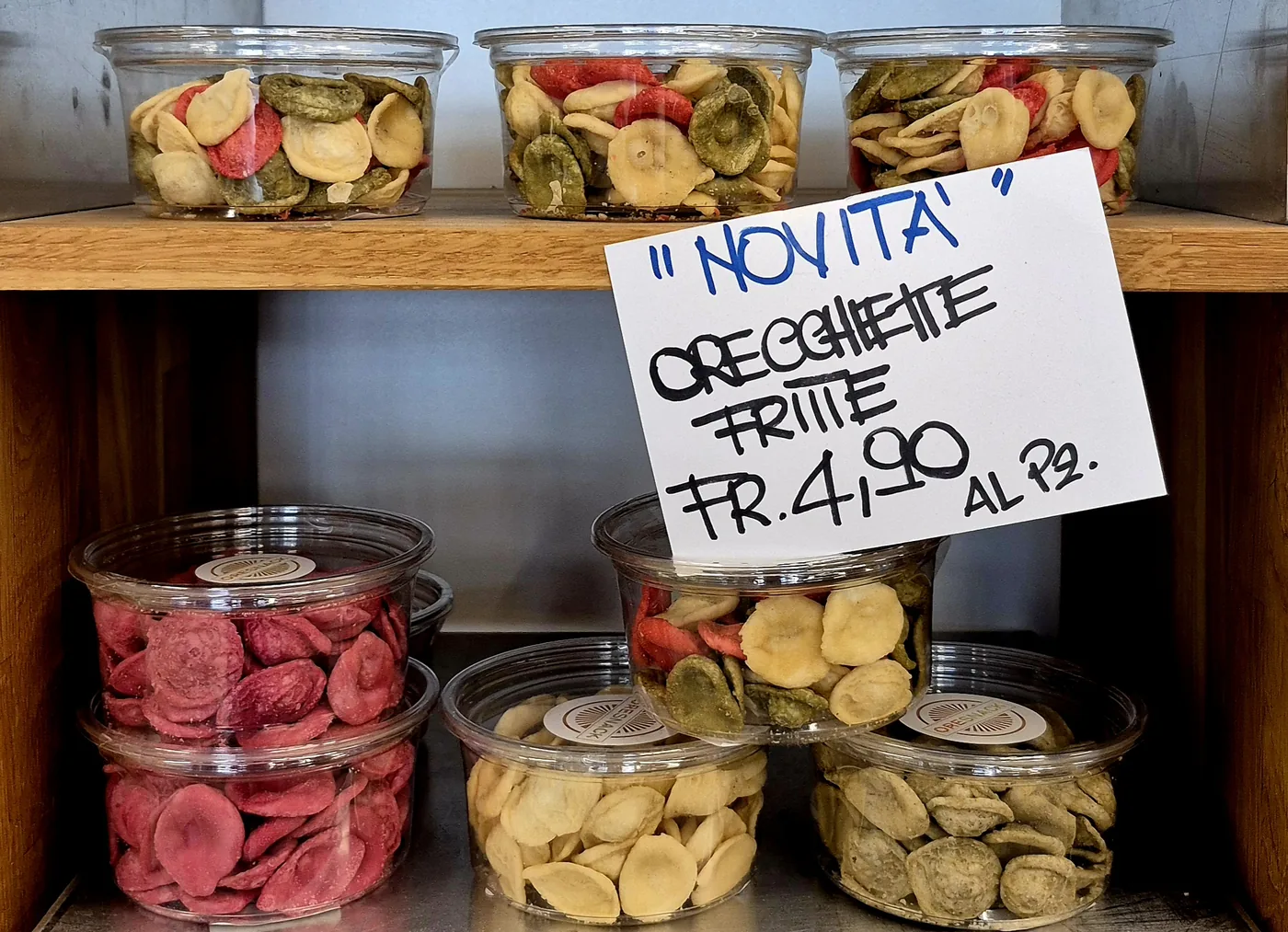 Orecchiette fritte colorate